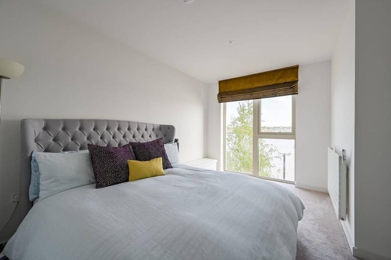 Room Riverside Walk in Greater London