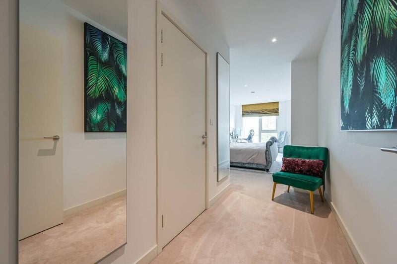 Room Riverside Walk in Greater London