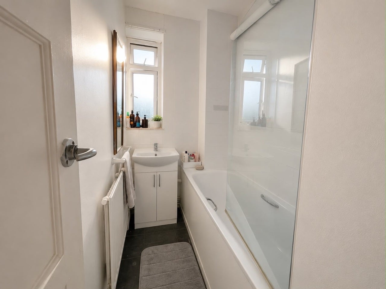 Room Tennis Street in Greater London