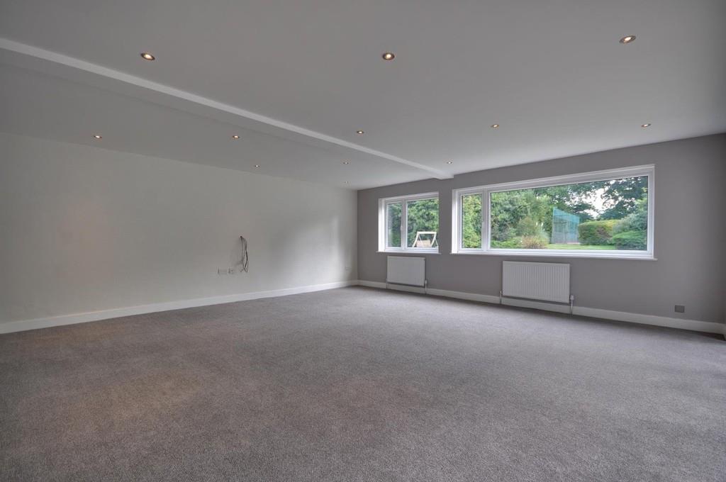 House Oxhey Lane in Greater London