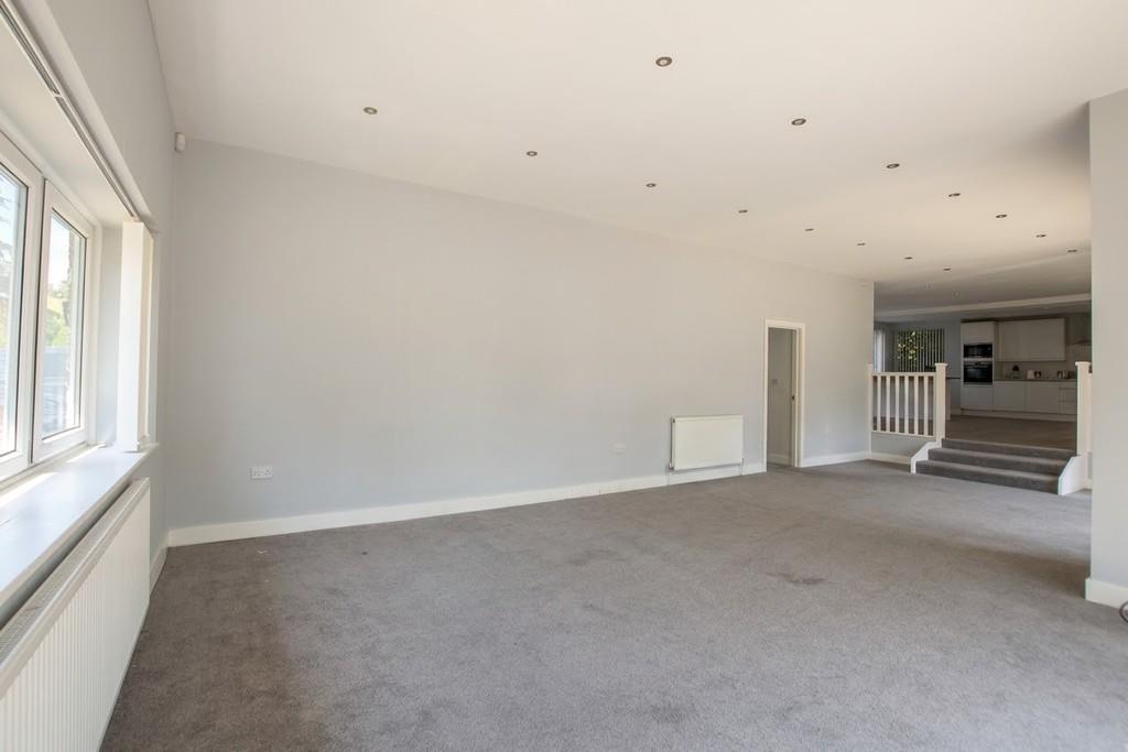 House Oxhey Lane in Greater London