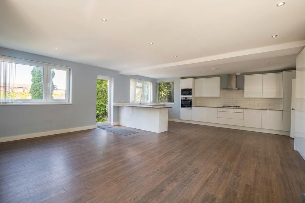 House Oxhey Lane in Greater London