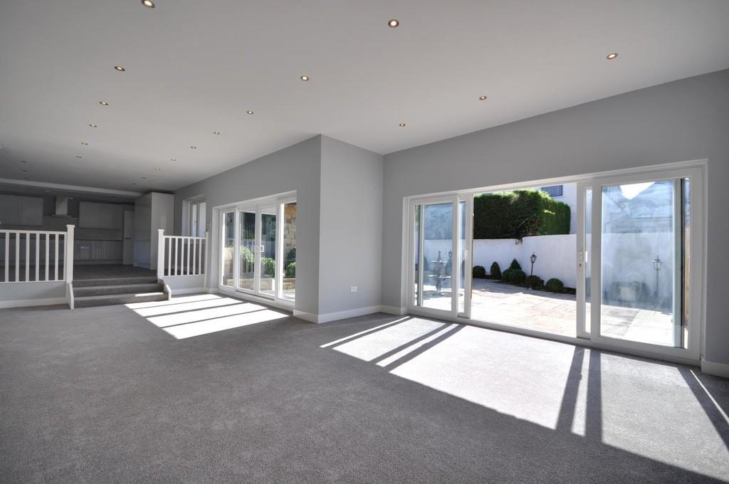 House Oxhey Lane in Greater London
