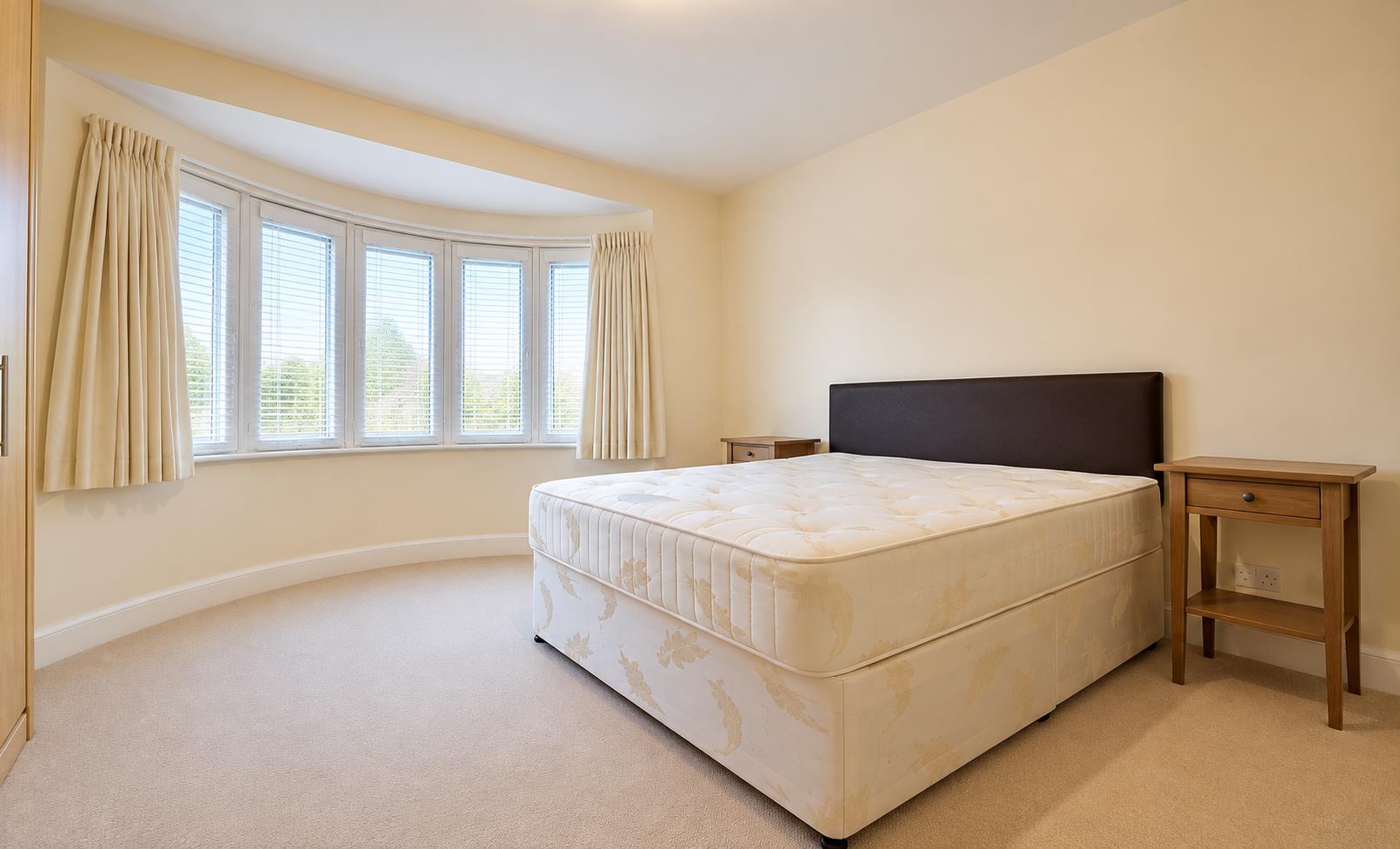 House Cissbury Ring South in Greater London