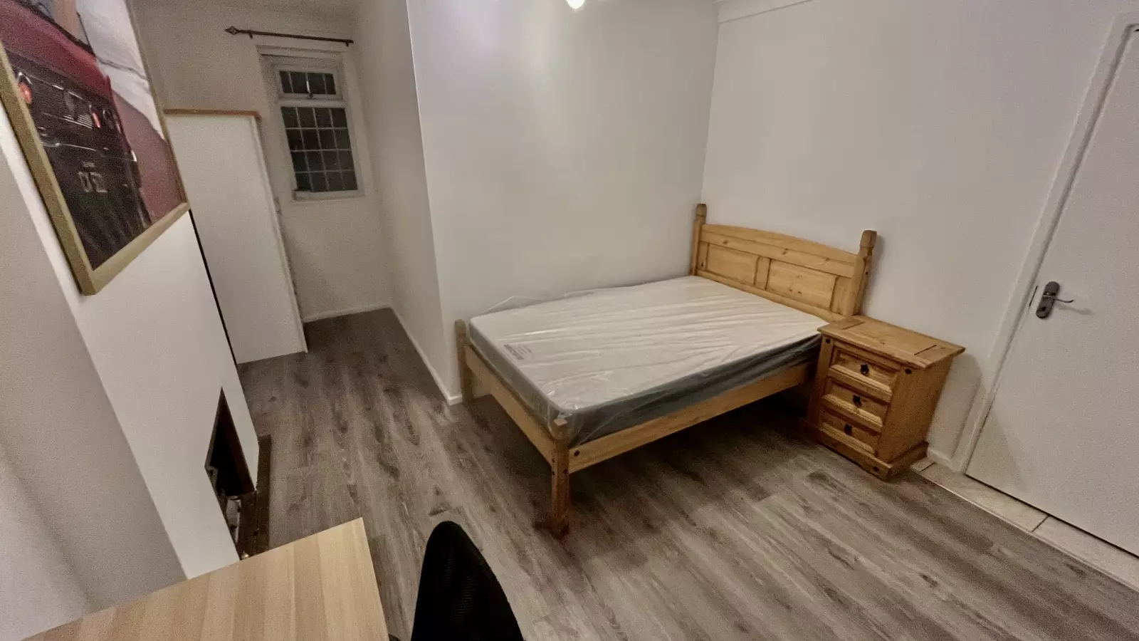 Room Tooting High Street in Greater London