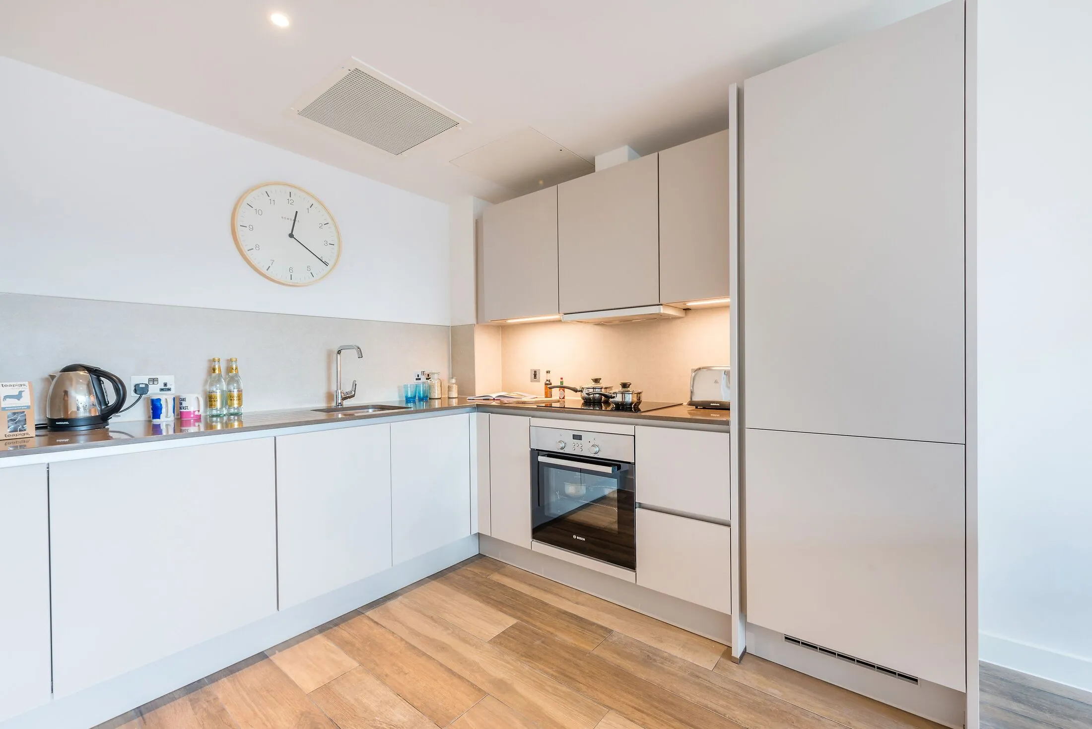 Flat Three Colts Lane in Greater London