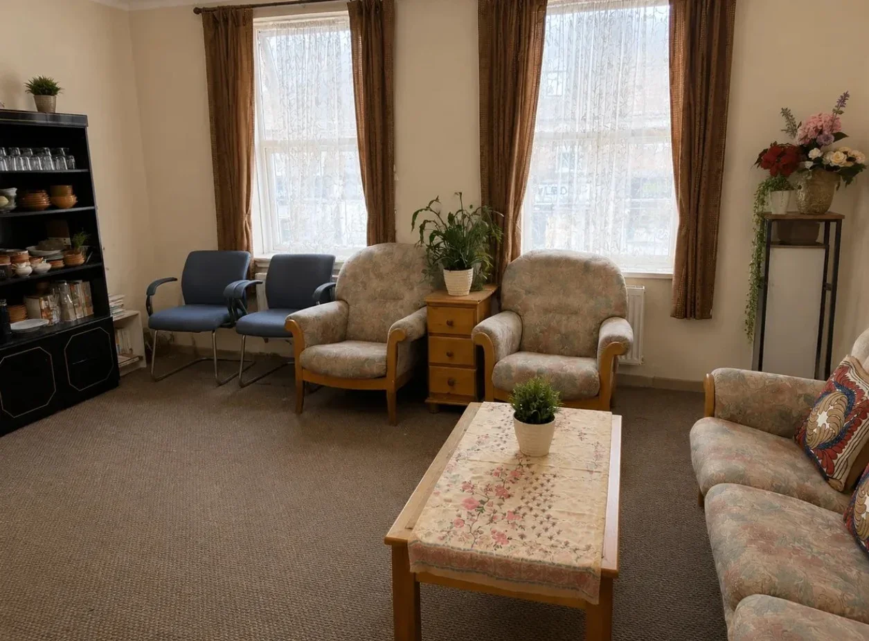 Flat Peacock Close in Greater London