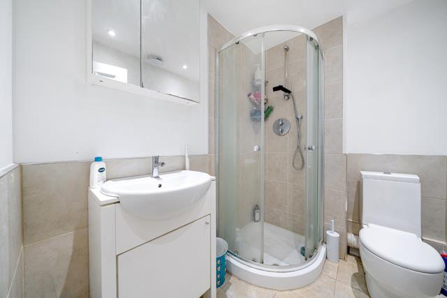 Flat Belgrave Road in City of Westminster