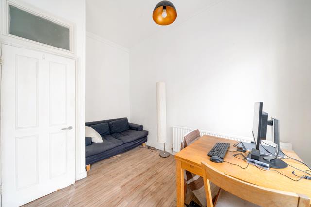 Flat Belgrave Road in City of Westminster