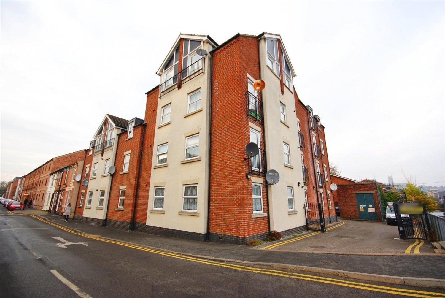 Flat Monson Street in Lincoln