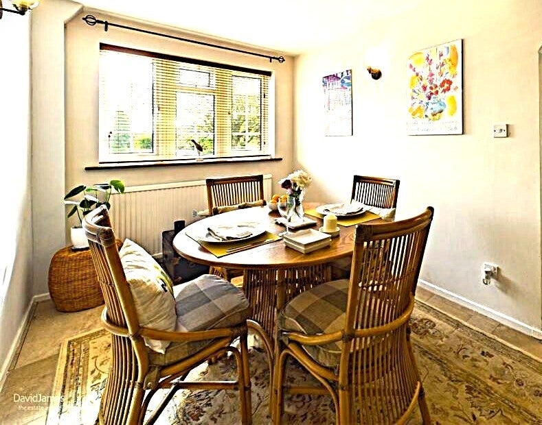Room Longue Drive in Gedling