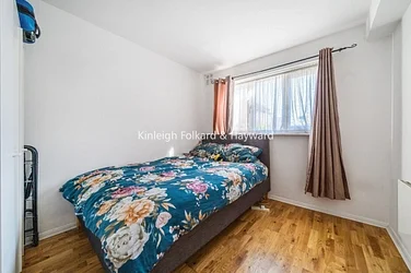 Flat Goodwin Close in Greater London