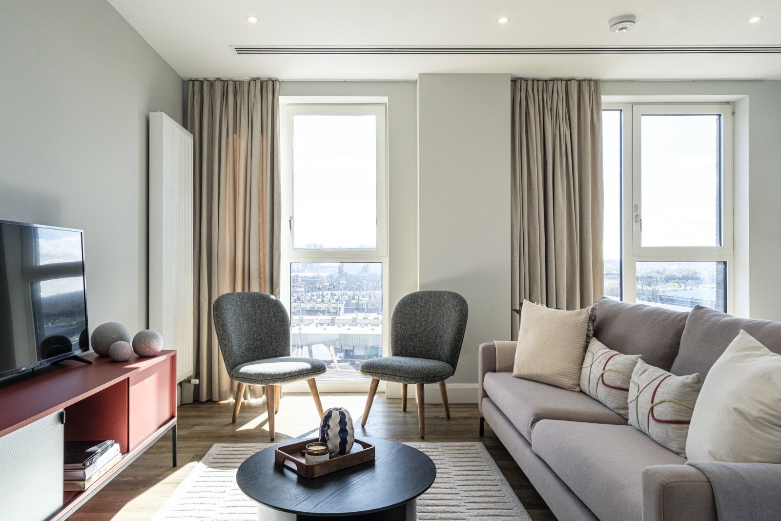 Flat Moat Street in Greater London