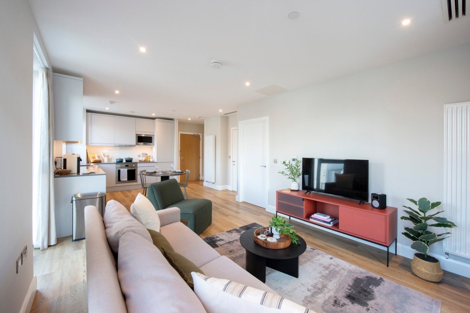 Flat Moat Street in Greater London