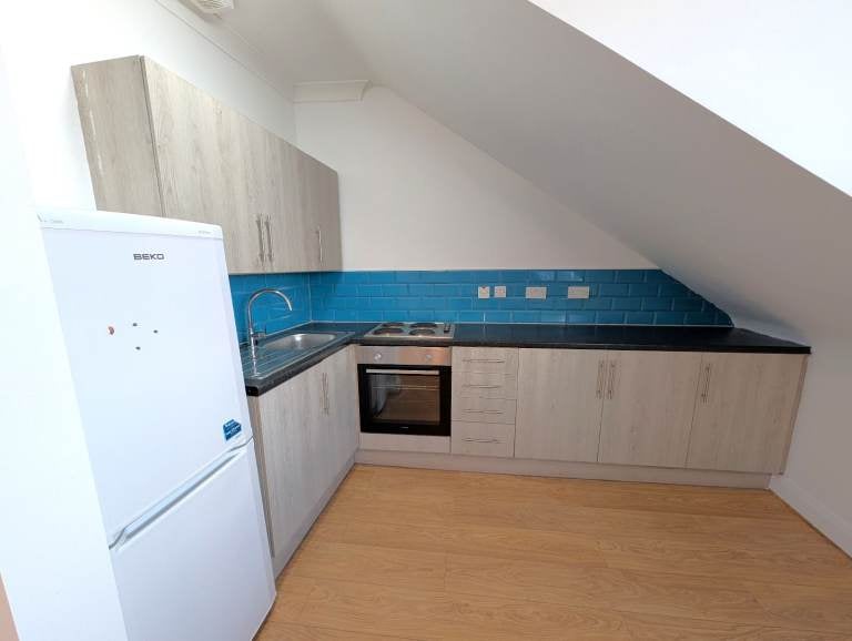 Flat Burnley Road in Greater London