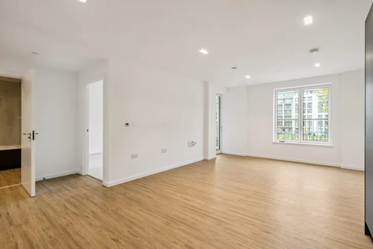 Flat Wornington Road in Greater London