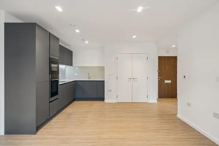 Flat Wornington Road in Greater London