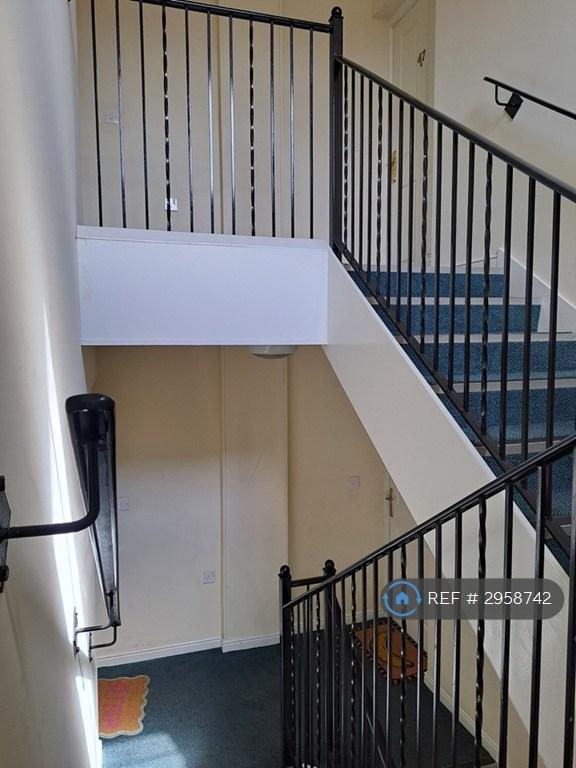 Flat Cravenwood in Tameside