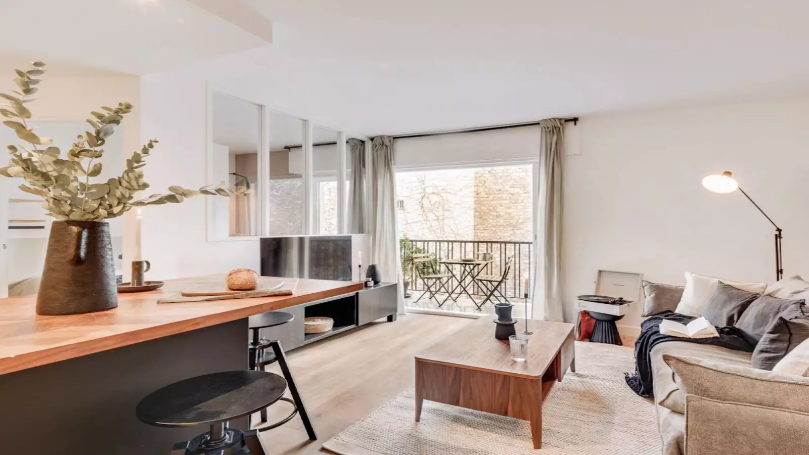 Flat Rue Legendre in Paris