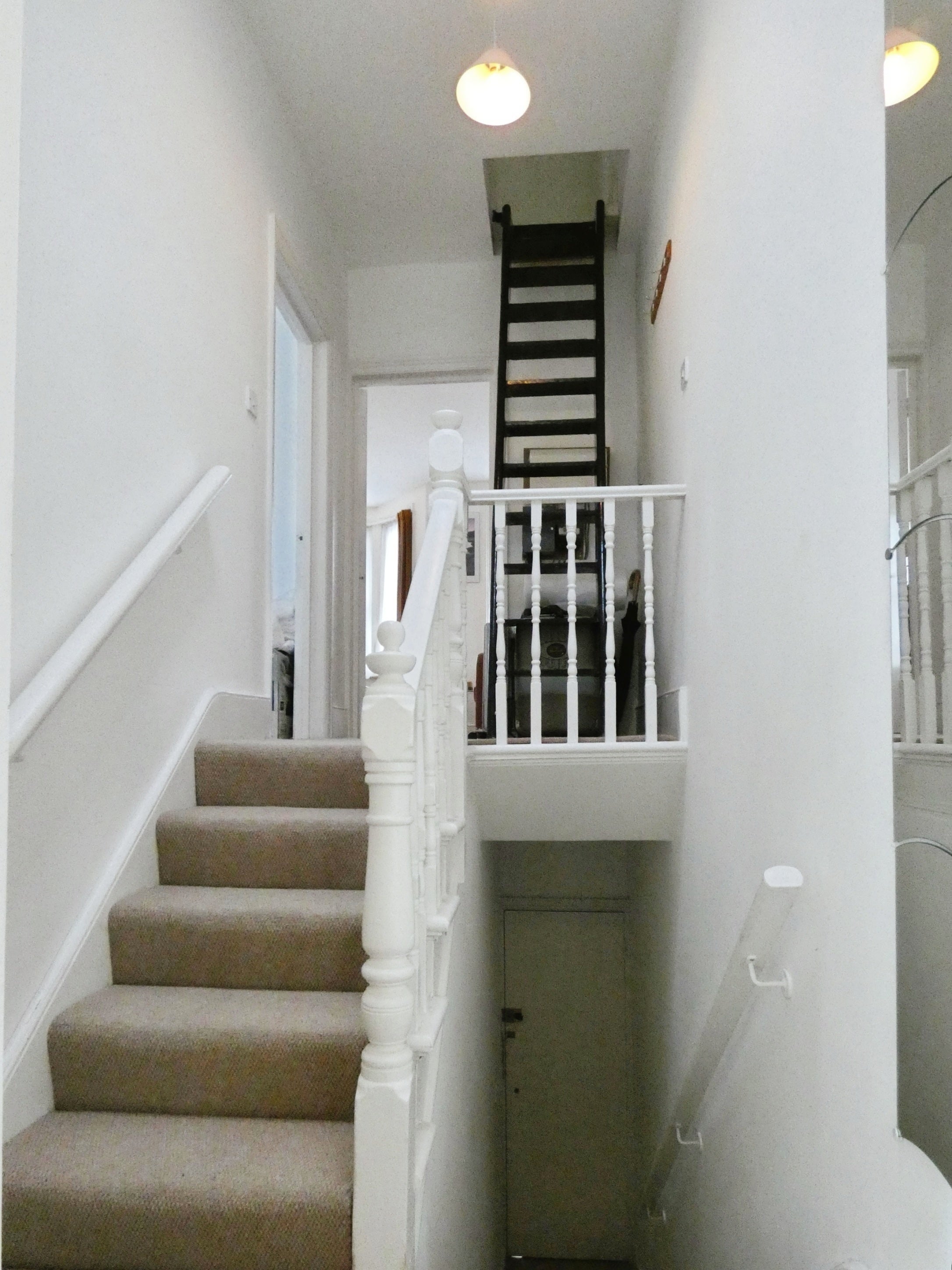 Flat Fernthorpe Road in Greater London