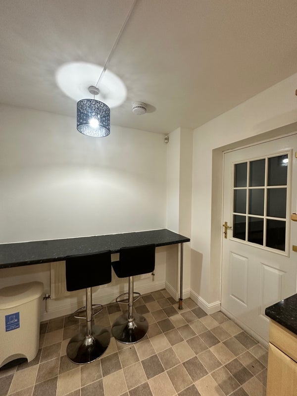 Room Chaplin Close in Salford