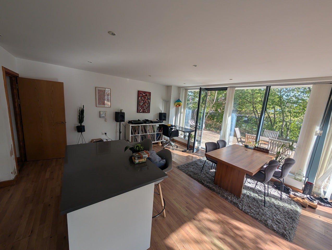 Flat Roach Road in Greater London
