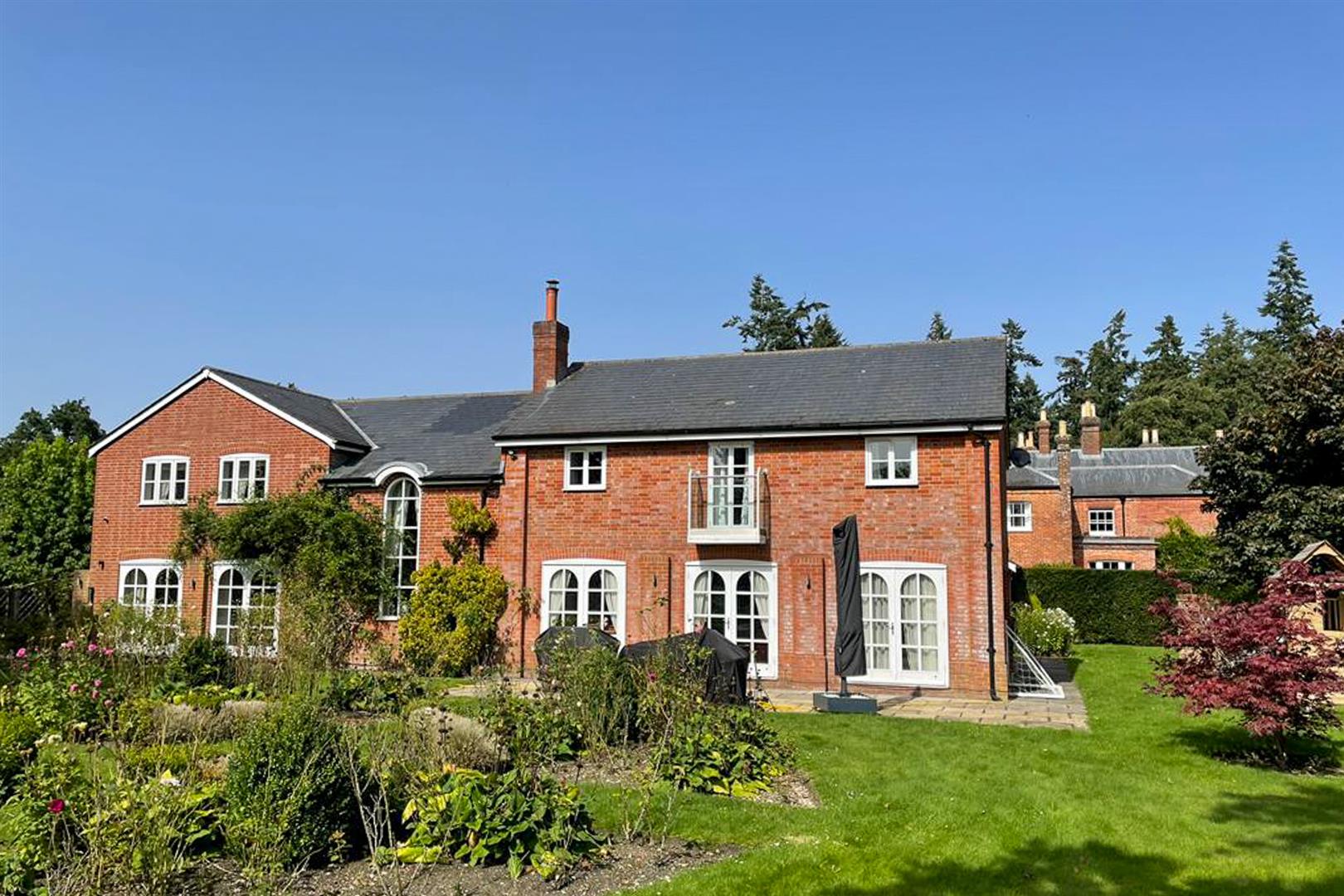 House Nea Drive in New Forest