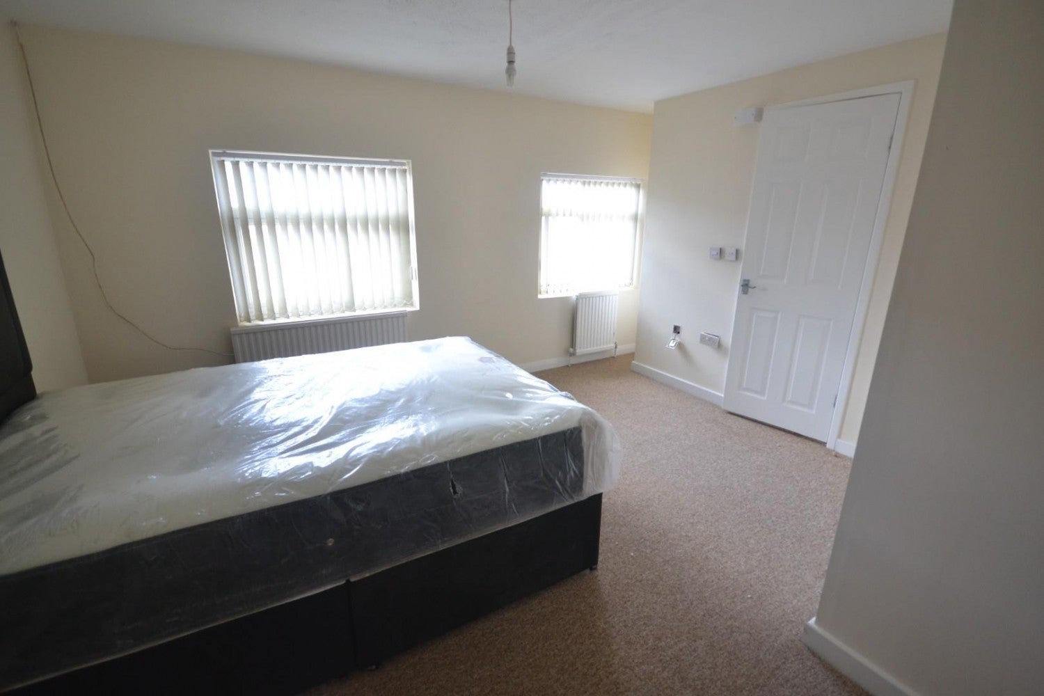Flat Zinzan Street in Reading