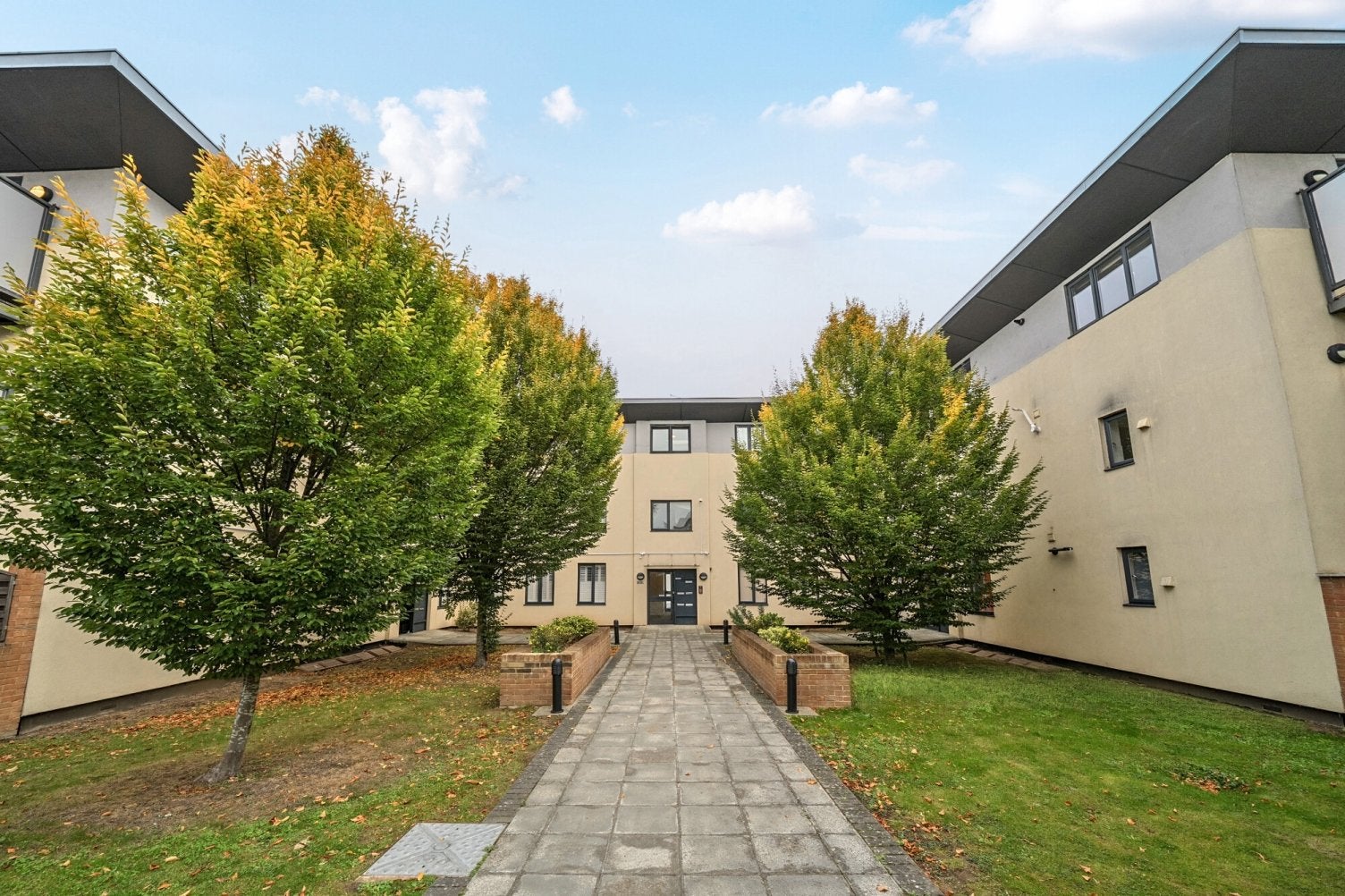 Flat Sidcup Road in Greater London