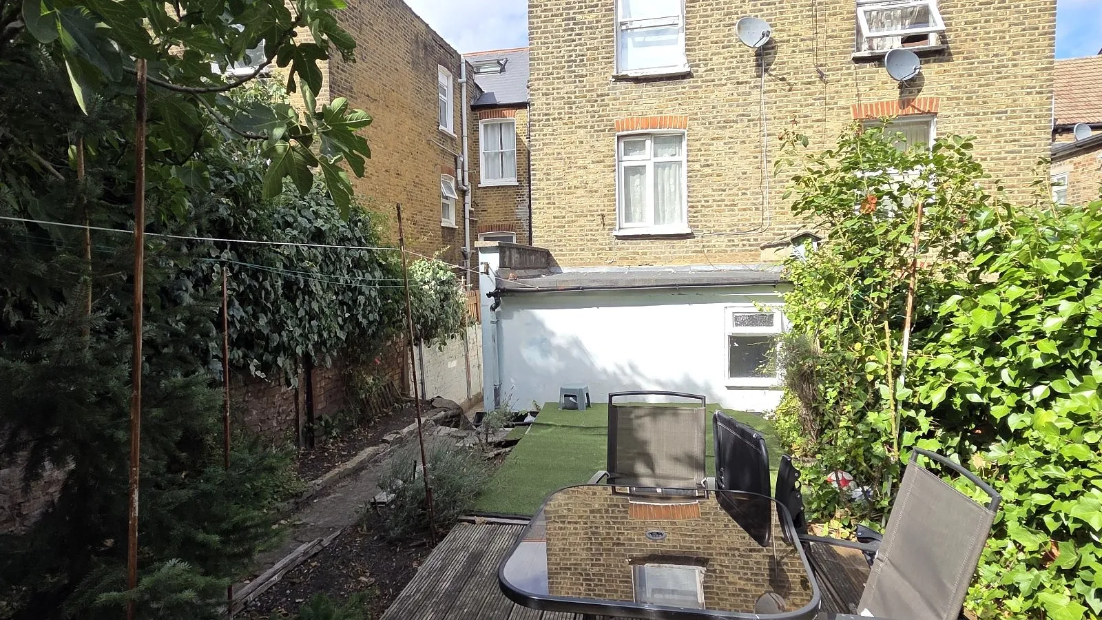 Flat Mattison Road in Greater London