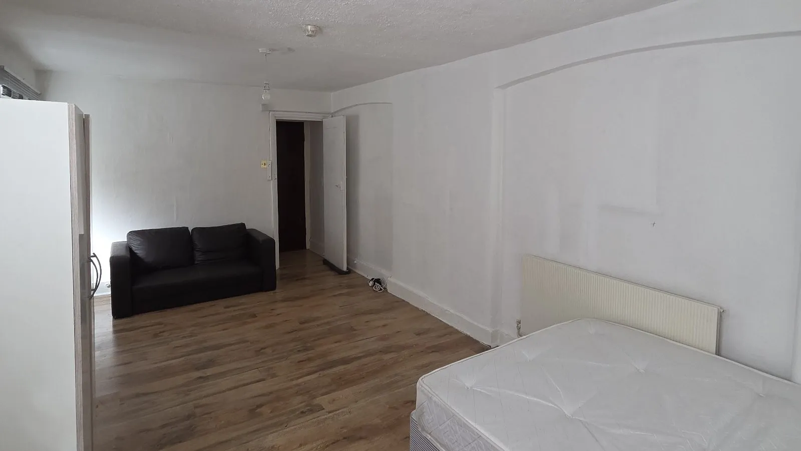 Flat Mattison Road in Greater London