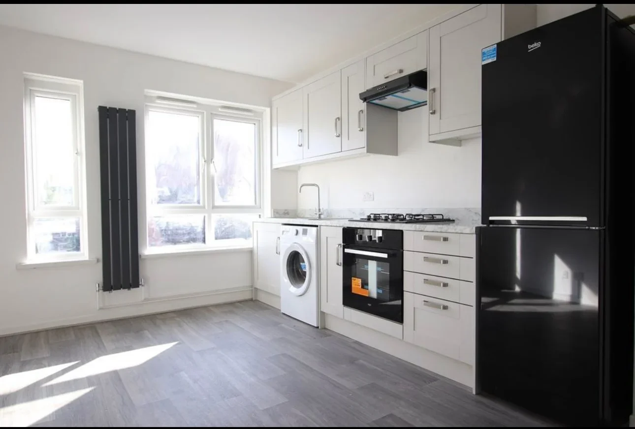 Flat Eastney Road in Greater London