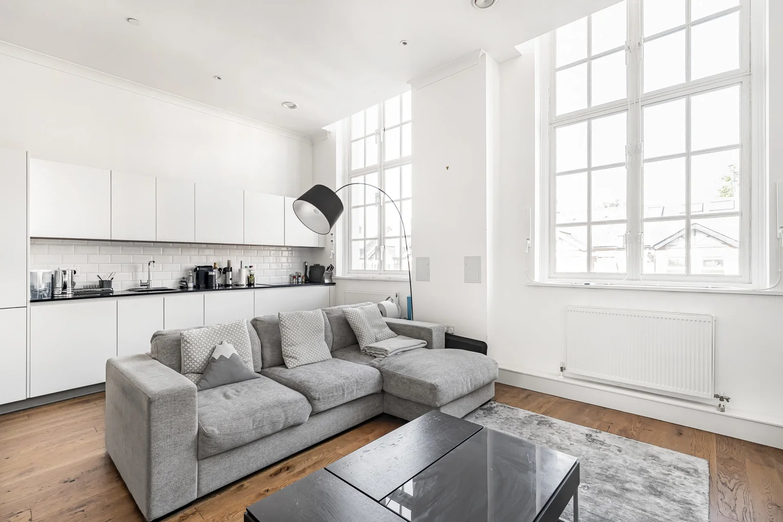 Flat Winchester Street in Greater London