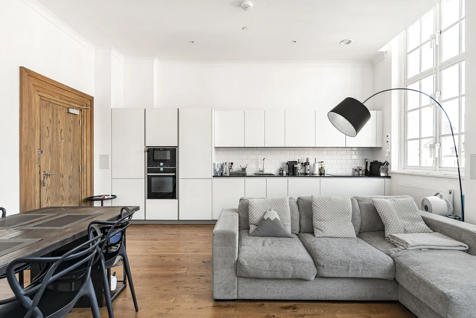 Flat Winchester Street in Greater London