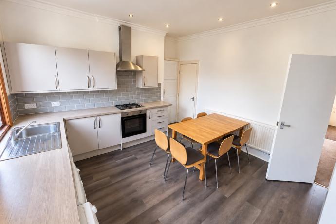 House Broomfield Place in Leeds