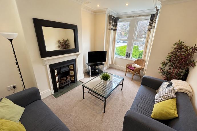 House Broomfield Place in Leeds