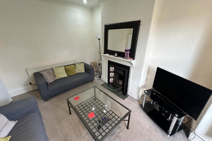 House Broomfield Place in Leeds