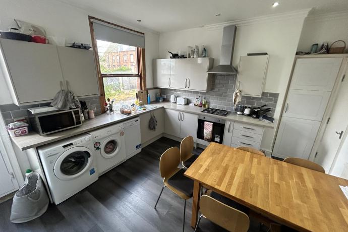 House Broomfield Place in Leeds