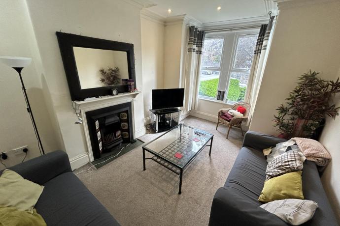 House Broomfield Place in Leeds