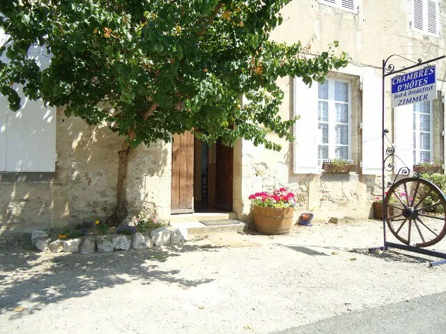 Room Route de Villevert in Confolens