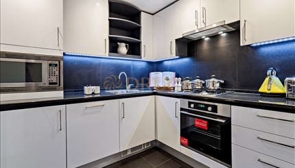 Flat Westferry Circus in Greater London