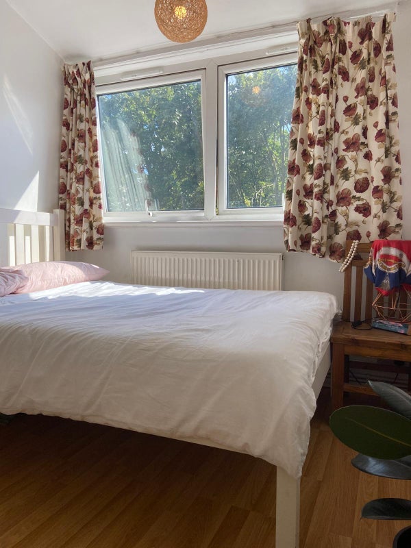 Room Gaywood Close in Greater London