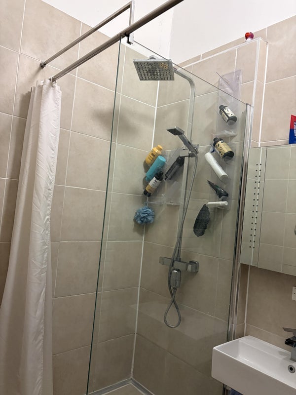 Room Gaywood Close in Greater London