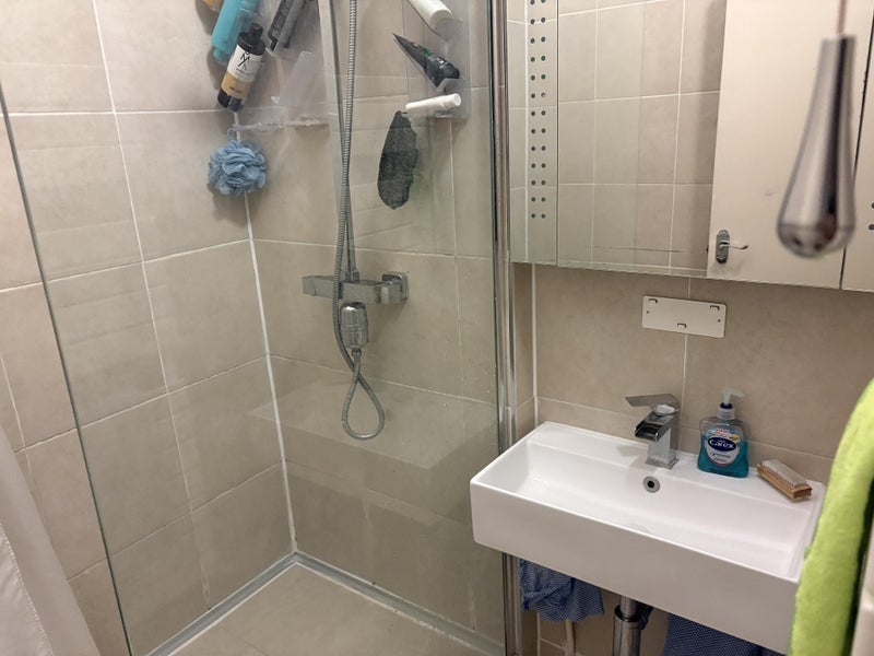 Room Gaywood Close in Greater London