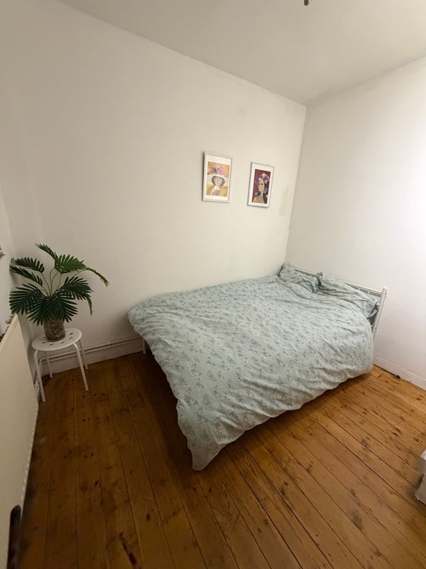 Flat Bevenden Street in Greater London