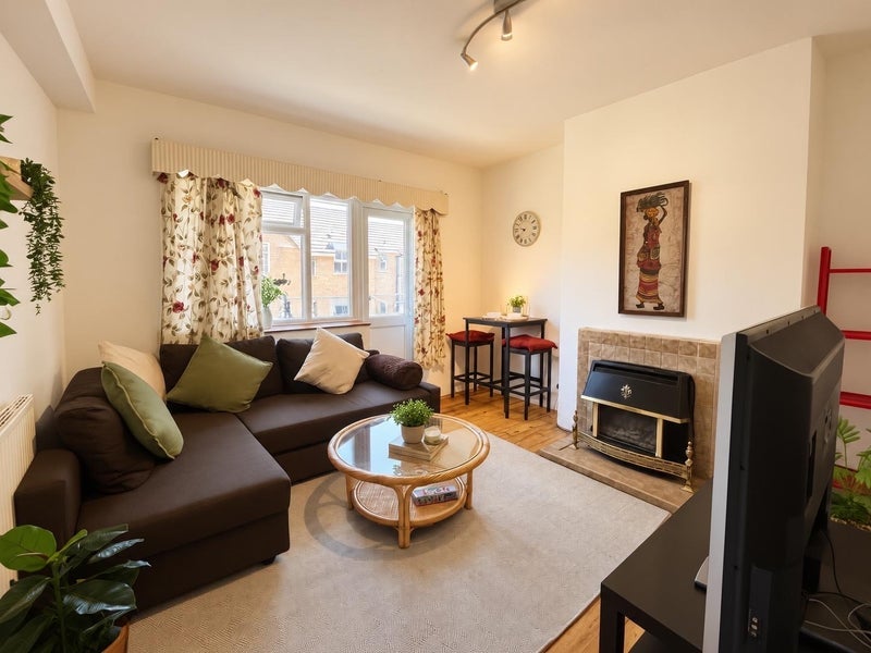 Flat Bevenden Street in Greater London