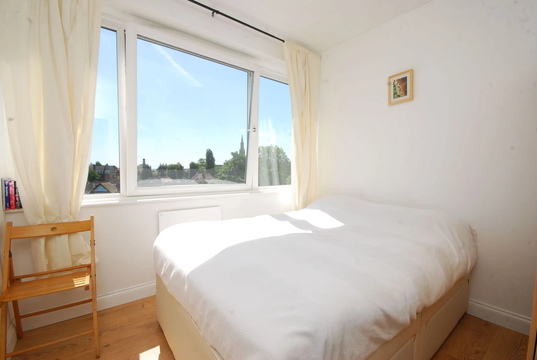 Flat Kersfield Road in Greater London