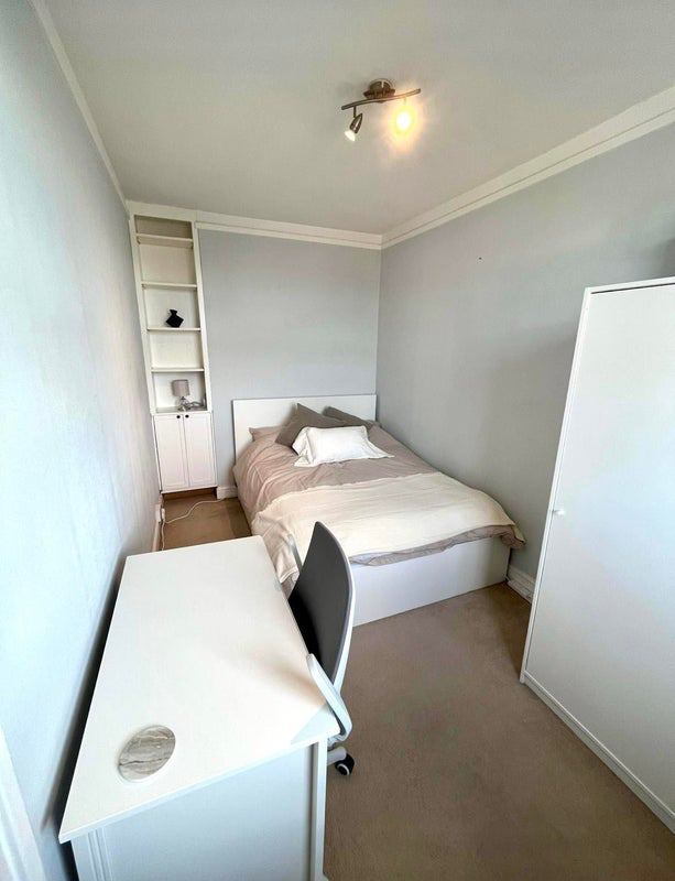 Flat Maygood Street in Greater London