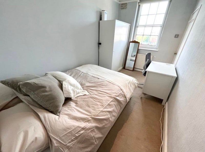 Flat Maygood Street in Greater London