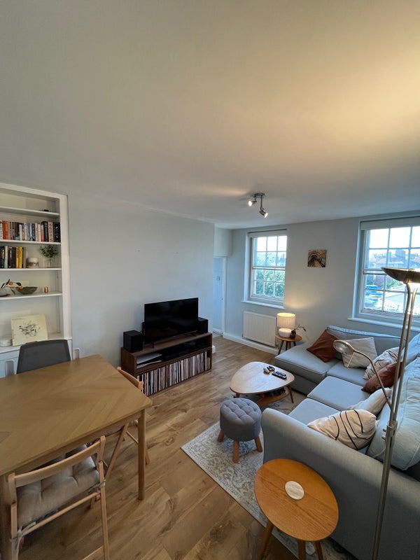 Flat Maygood Street in Greater London